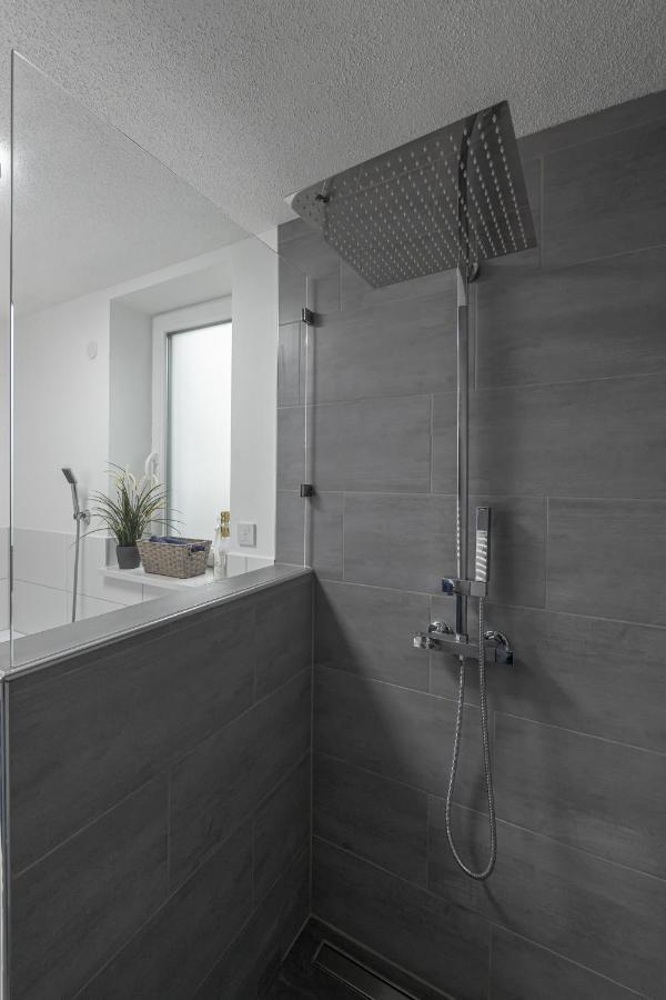 קונסטנץ Exklusive Neubau-Ferienwohnung Mit Fernsicht מראה חיצוני תמונה
